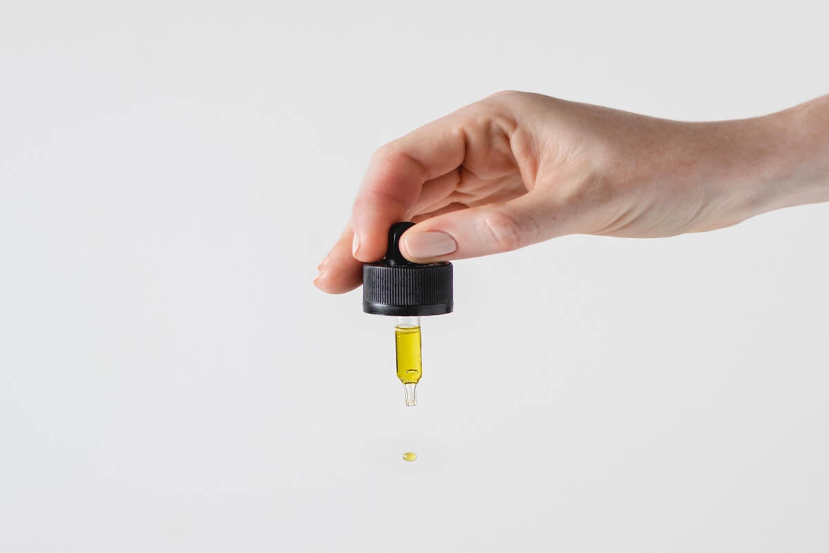You are currently viewing Effets, avantages et contre-indications du CBD