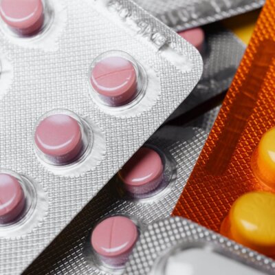 Peut-on prendre du CBD en parallèle d’un traitement ?