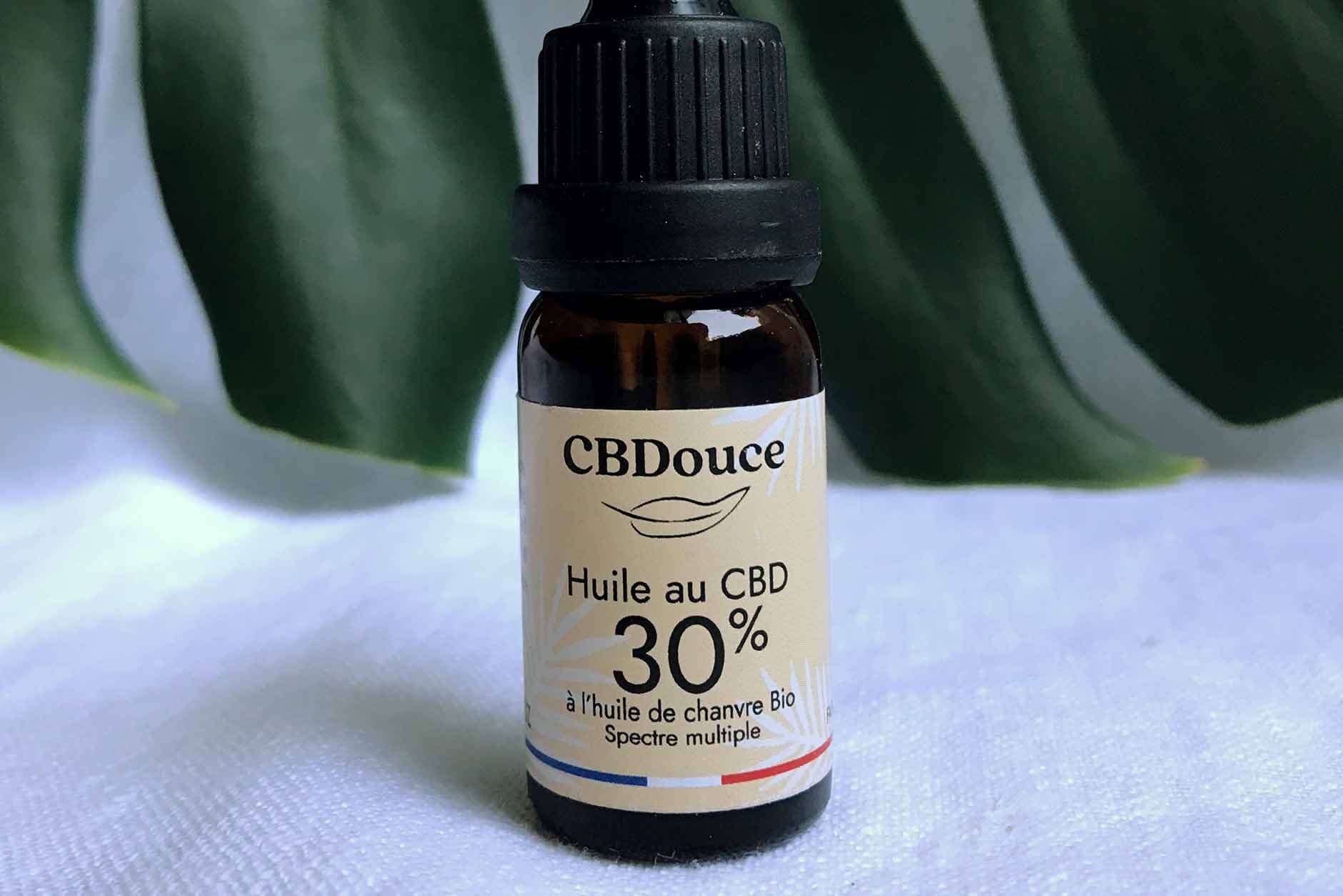 You are currently viewing Huile de CBD 30% : combien de goutte ?