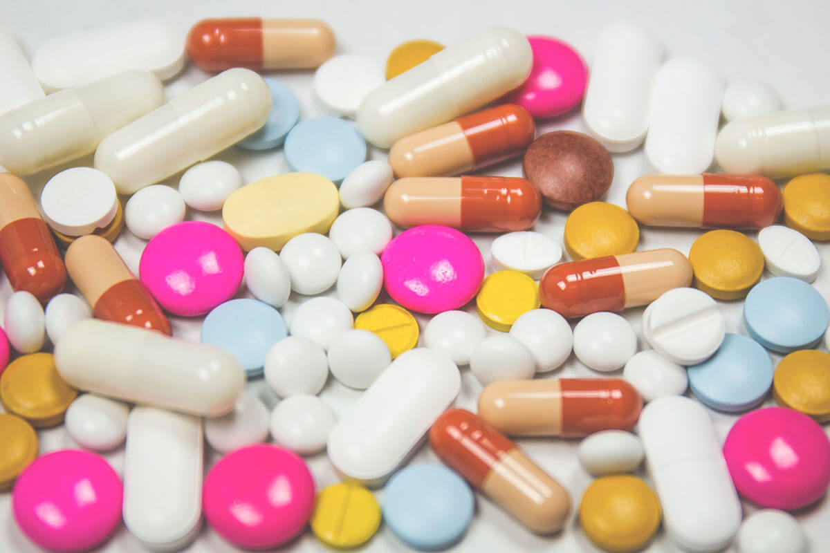 You are currently viewing Les médicaments incompatibles avec la prise de CBD